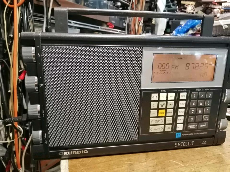GRUNDIG SATELLIT 500, Radio OHNE Adapter!! Guter Zustand!