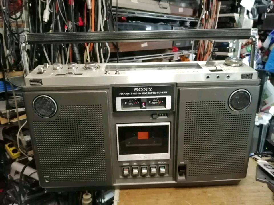 SONY CF-570S, Stereo Radio-Cassetten-Recorder, etwas DEFEKT!!