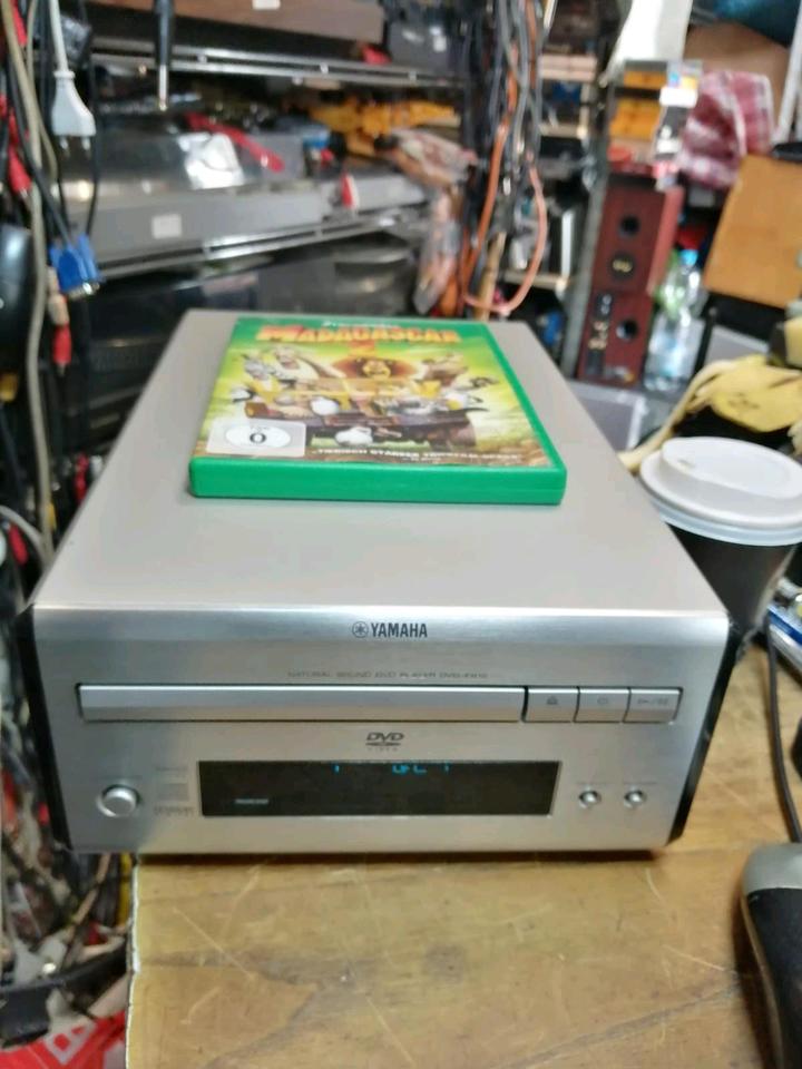 YAMAHA DVD-E180, DVD-Player ohne Fernbedienung!!
