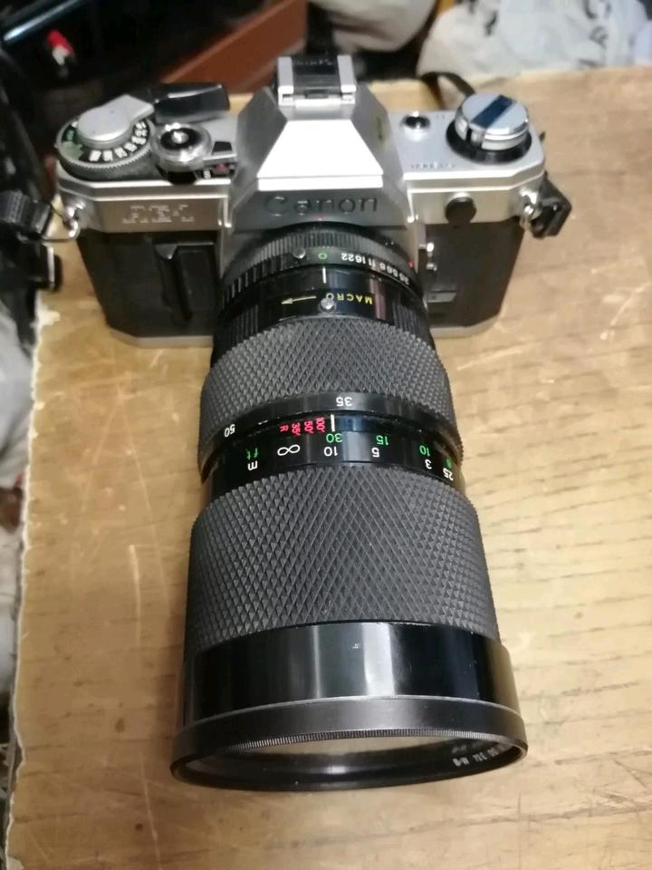 CANON AE-1 Analog-Kamera mit Objektiv SOLIGOR + B+W 72E Linse!!