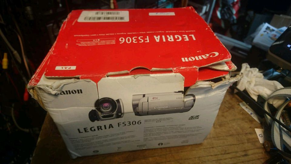 CANON Legria FS306 E, Videocamera mit Zubehör, guter Zustand!