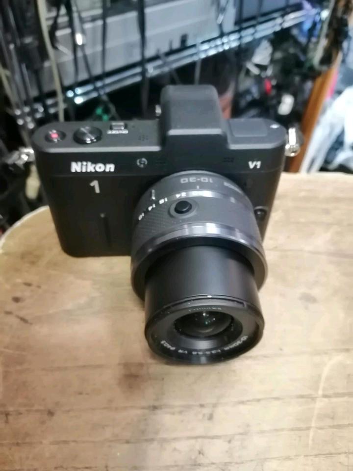 NIKON 1 V1, Digital-Kamera mit Zubehör + Objektiv!!!