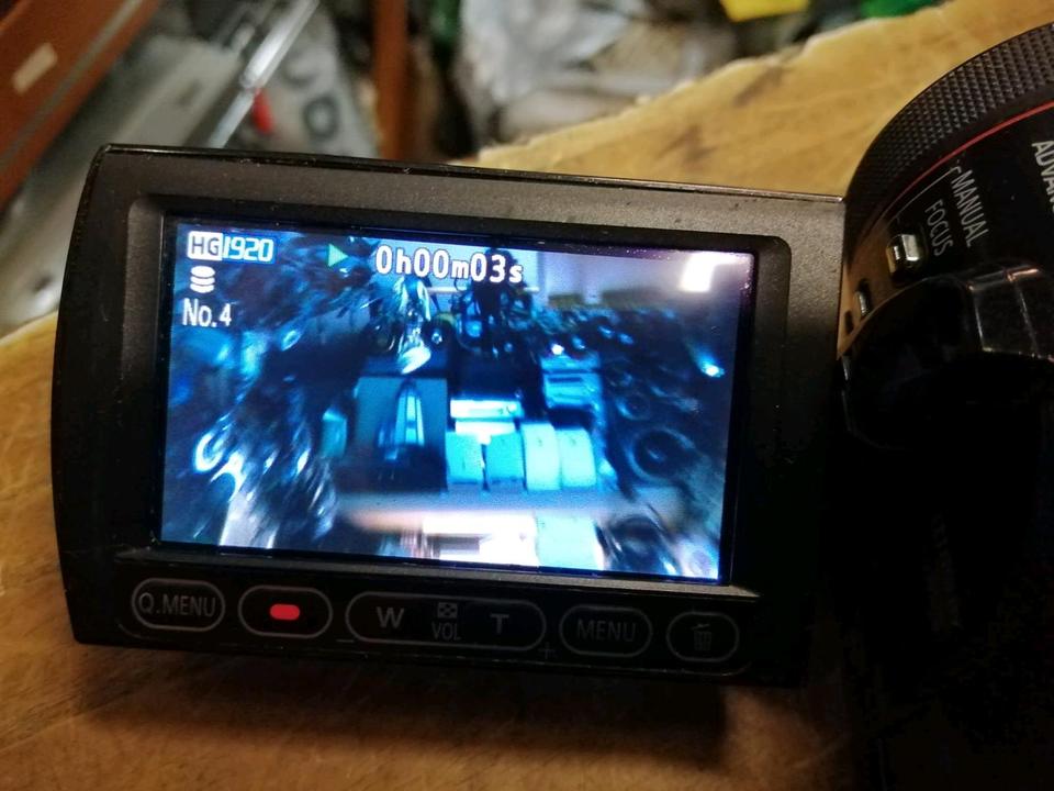PANASONIC HDC-HS300, Videocamera OHNE Speicherkarte!!!