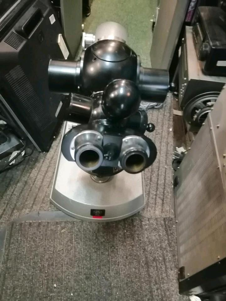 MIKROSKOP CARL ZEISS mit 5 Objektiven, NICHT GETESTET!!!