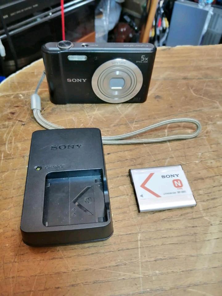 SONY CYBER-SHOT DSC-W800, Digital-Kamera mit Zubehör!!