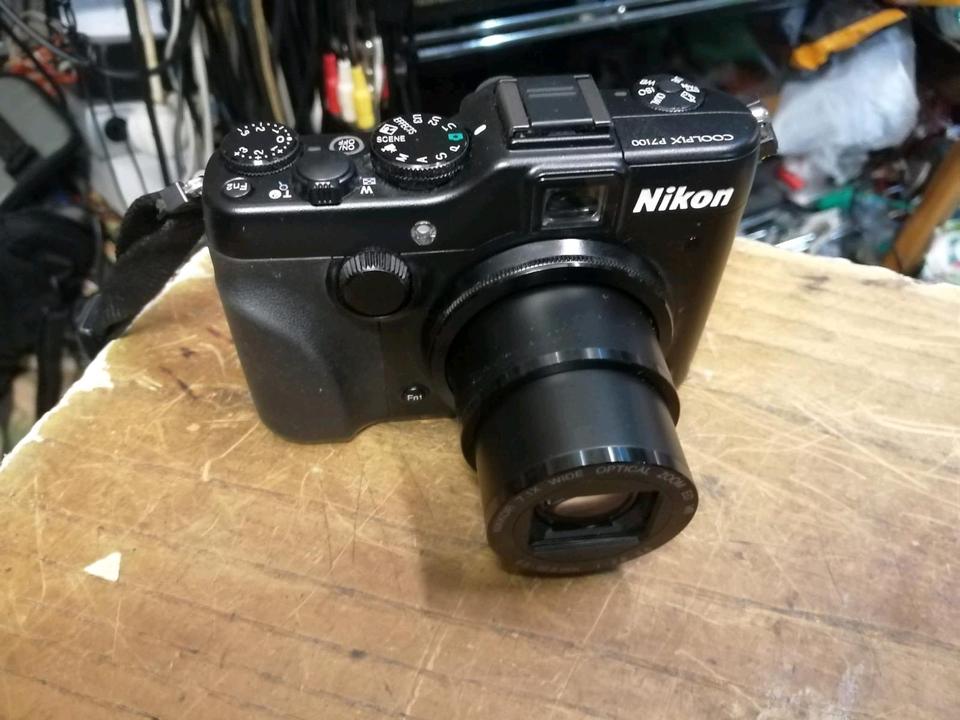 NIKON COOLPIX P7100, Digital-Kamera mit Zubehör!!