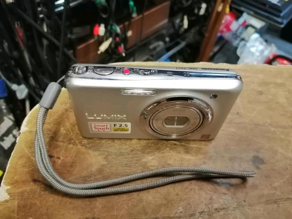 PANASONIC LUMIX DMC-FX77, Digital-Kamera mit Zubehör!!