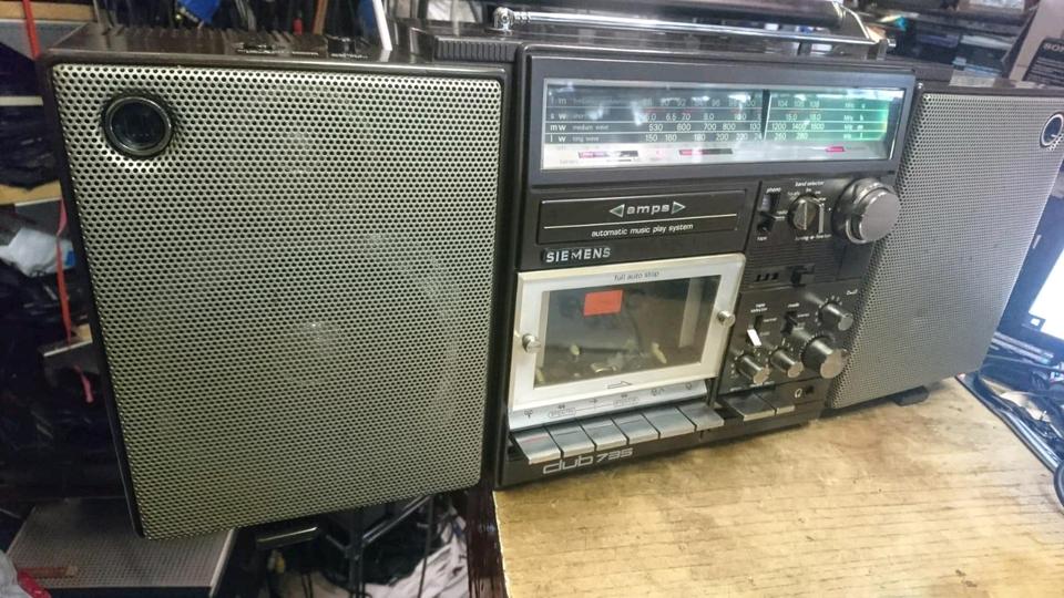 SIEMENS CLUB 735, Radio-Cassetten-Recorder, etwas DEFEKT!!