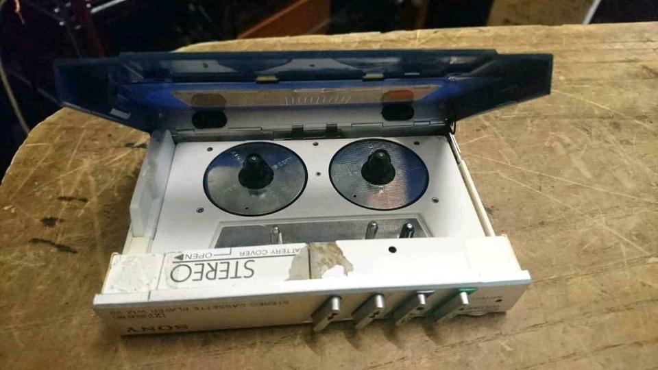 SONY WM-20 Stereo Cassette Player/Walkman DEFEKT!