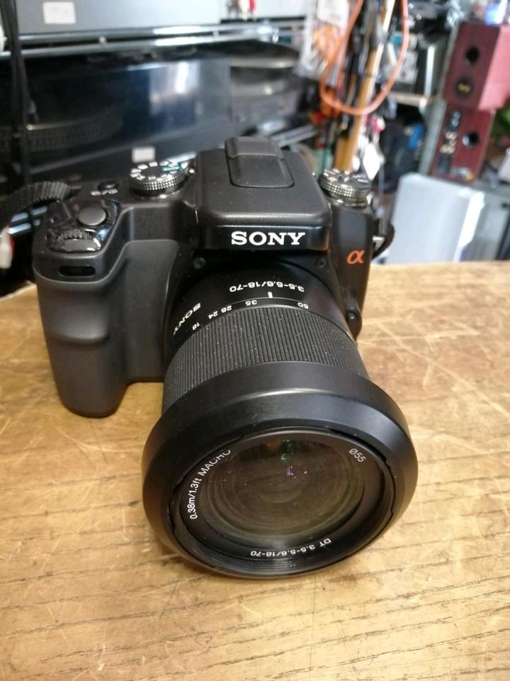 SONY DSLR-A100, Digital-Kamera mit Zubehör, guter Zustand!