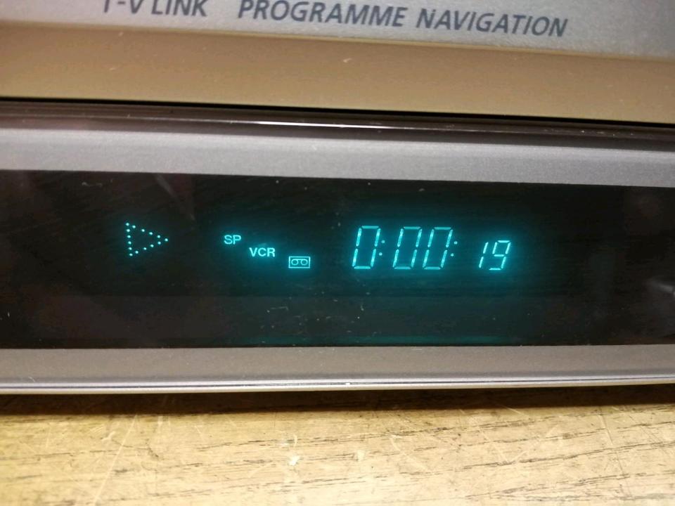JVC HR-S6850EU, Videorecorder mit Original-Fernbedienung!!