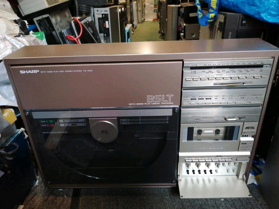 SHARP VZ-3500, Plattenspieler/Radio/Cassette/Verstärker!!!