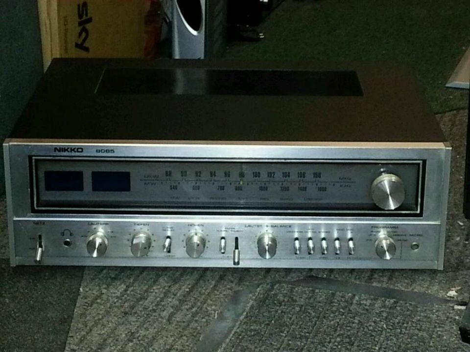 NIKKO Model 8085; MW/UKW HiFi Receiver, Holz, sehr guter Zustand!