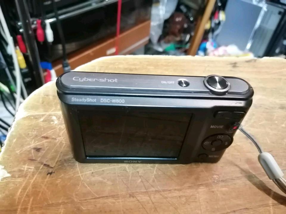 SONY CYBER-SHOT DSC-W800, Digital-Kamera mit Zubehör!!