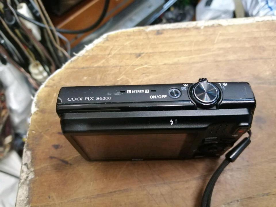 NIKON COOLPIX S6200, Digital-Kamera, OHNE Speicherkarte!!