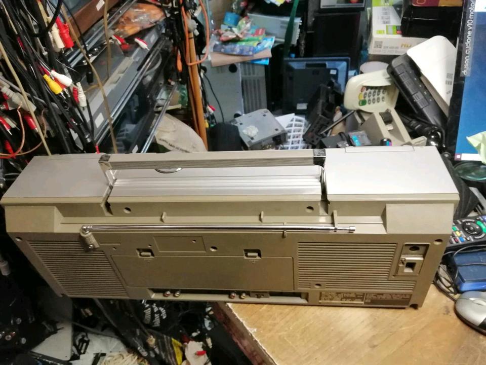 SHARP GF-500H, Radio-Cassetten-Recorder, etwas DEFEKT!!!
