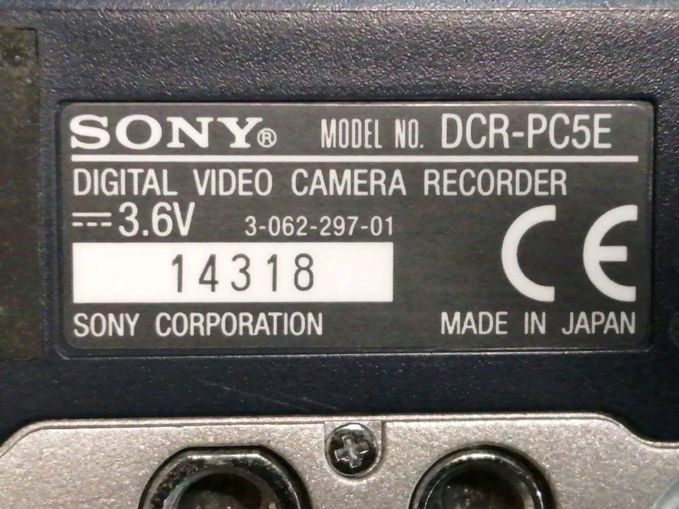 SONY DCR-PC5E, MiniDV-Videocamera mit Zubehör!!!