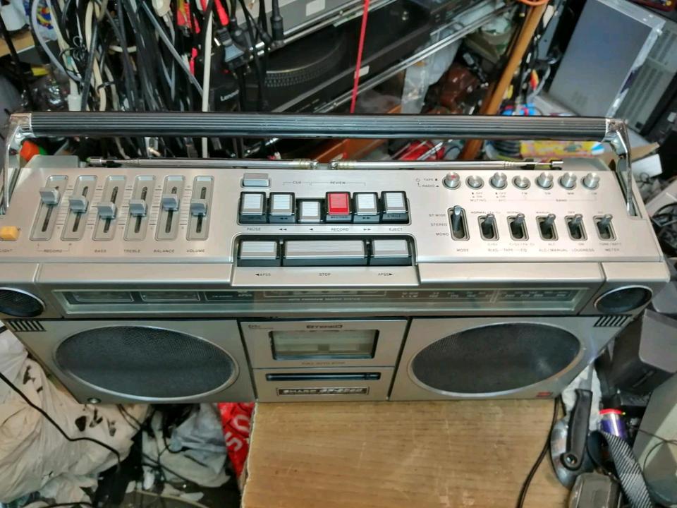 SHARP GF-9090H, Radio-Cassetten-Recorder, guter Zustand!!