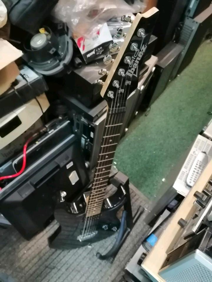 IBANEZ GIO, E-Gitarre, made in China, guter Zustand!!