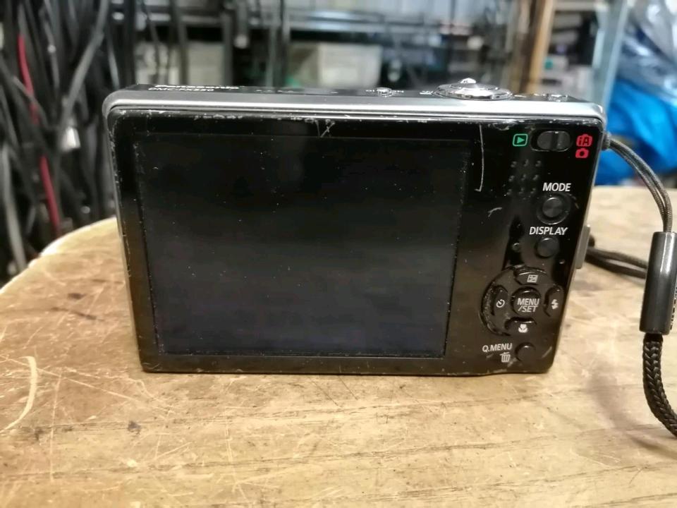 PANASONIC LUMIX DMC-FX550, Digital-Kamera mit Zubehör!!