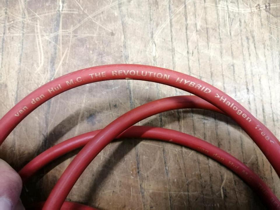 Anzeige3 Kabel VAN den HUI m.c. the revolution Hybrid Halogen free