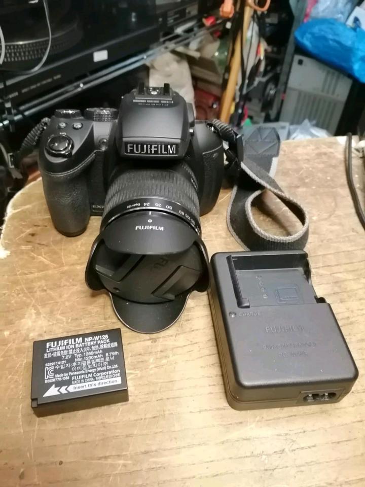 FUJIFILM FINEPIX HS35EXR, Digital-Kamera mit Zubehör!!