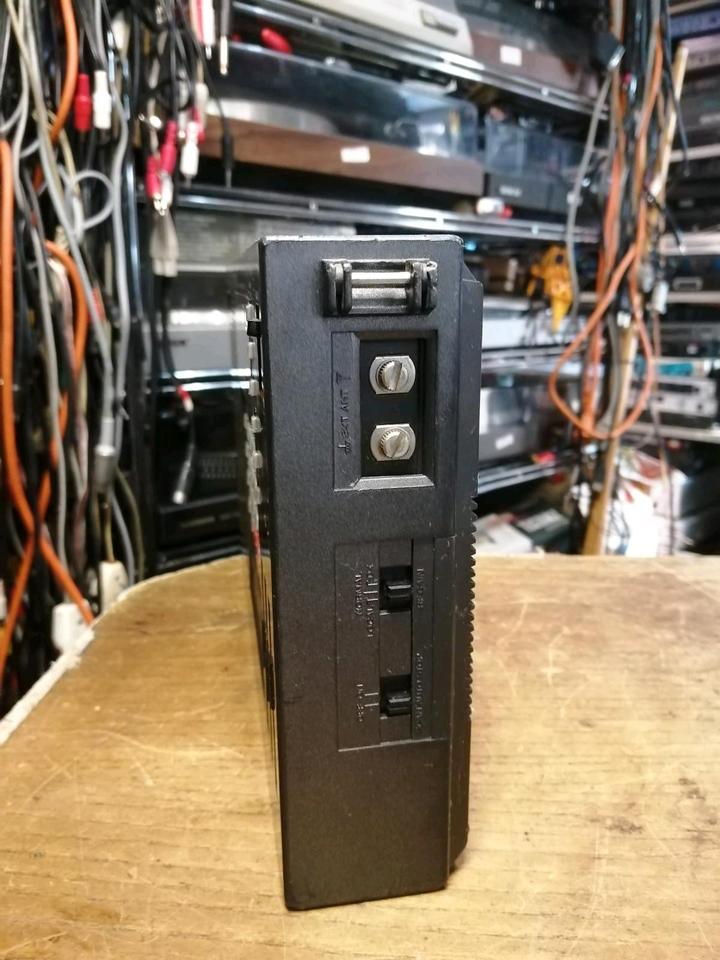 SONY ICF-2001, FM/AM PLL Synthesized Receiver, Universal-Adapter!