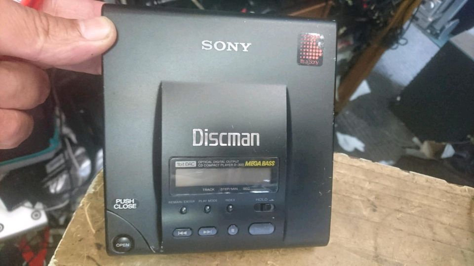 SONY D-303, CD-Compact-Player/Discman, DEFEKT!!!