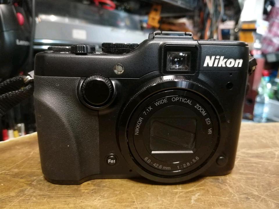 NIKON COOLPIX P7100, Digital-Kamera mit Zubehör!!