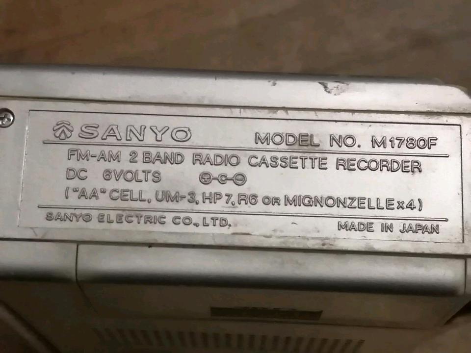SANYO M1780F, Walkman mit Radio, etwas DEFEKT!!