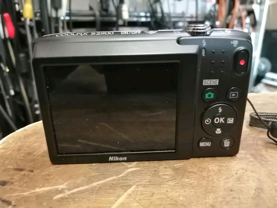 NIKON COOLPIX S2900, Digital-Kamera mit Zubehör, ROT!!!