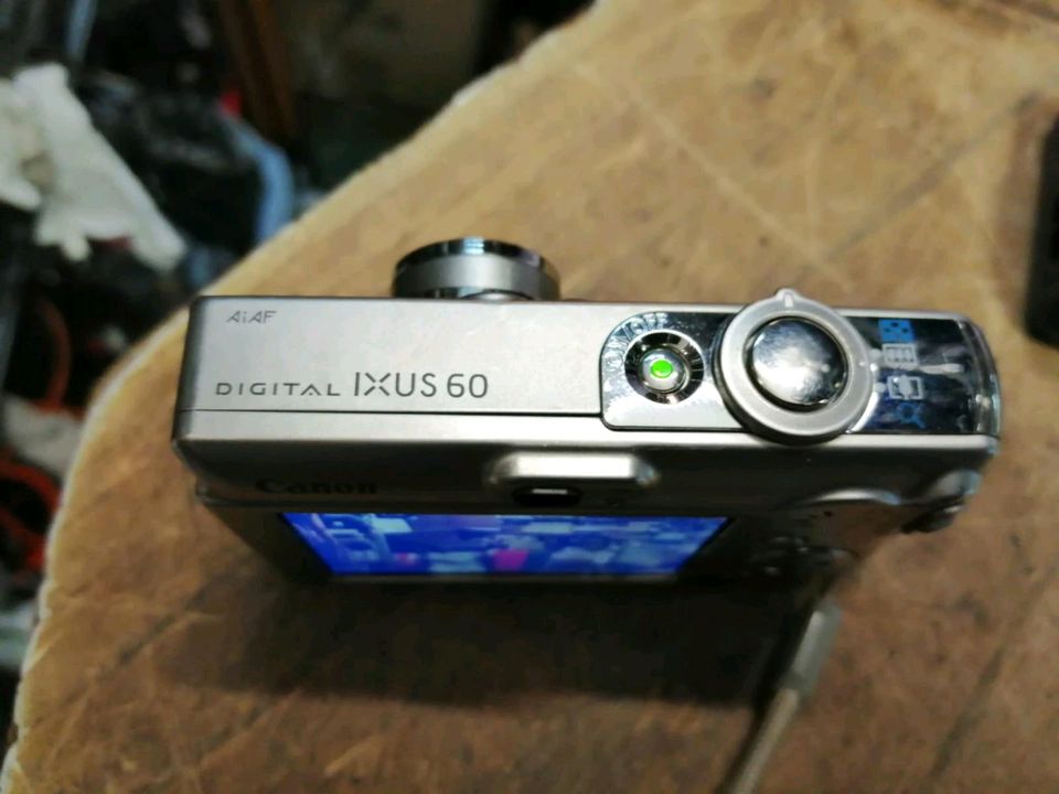 CANON IXUS 60, Digital-Kamera mit Zubehör!!!