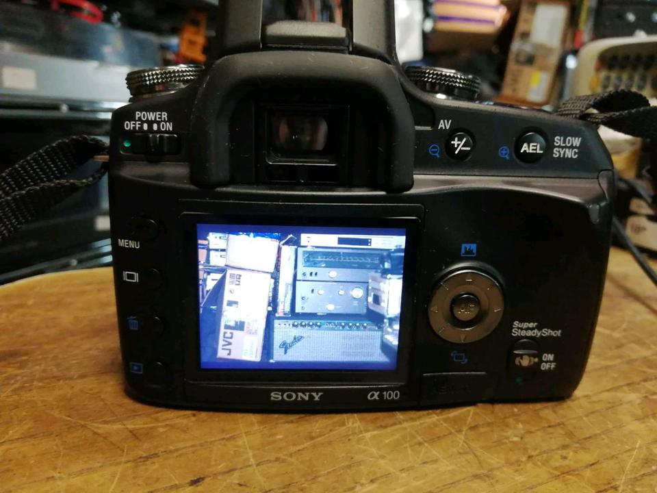SONY DSLR-A100, Digital-Kamera mit Zubehör, guter Zustand!