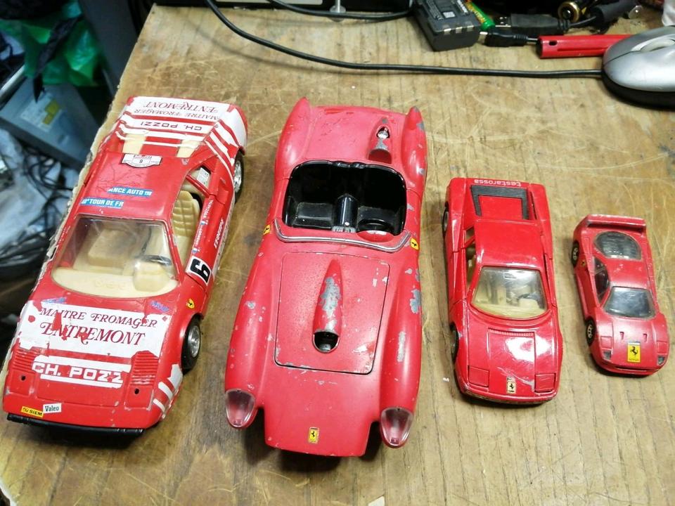 4 FERRARI Metall-Modell Autos, Metall, guter Zustand!