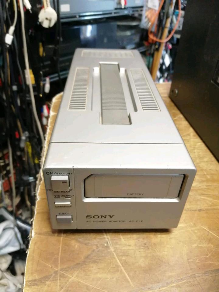 SONY BETAMAX SL-F1E, Videocassettenrecorder + SONY Netzteil!!!