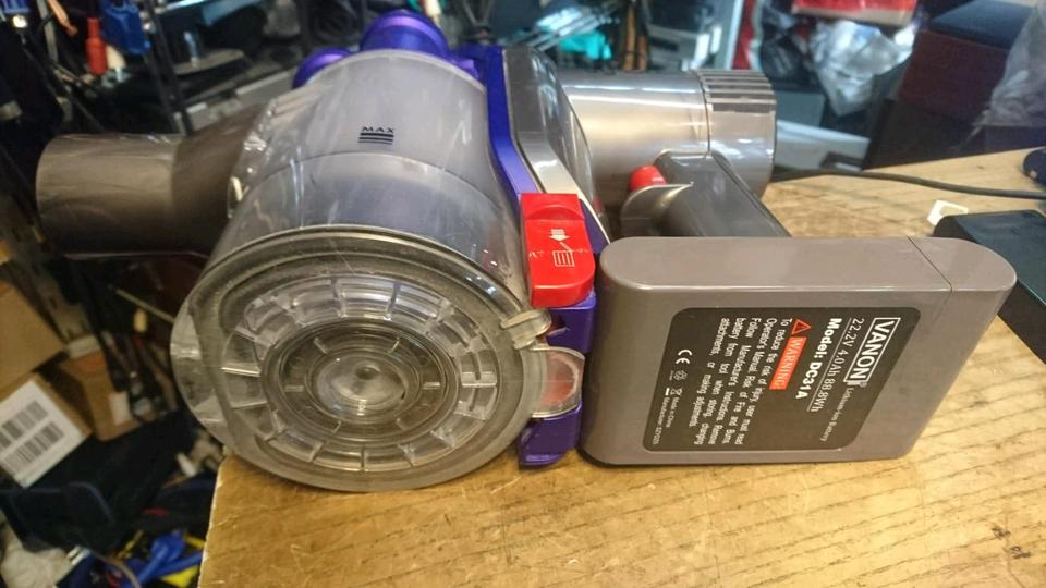 DYSON DC34 animalpro, Akku-Staubsauger mit NEUEN Akku, Zubehör!!