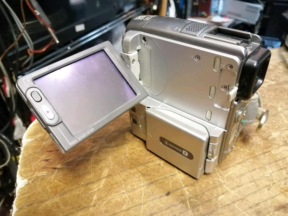 SONY DCR-PC109E, MiniDV-Videocamera mit Zubehör, guter Zustand!!  XXXXXXX