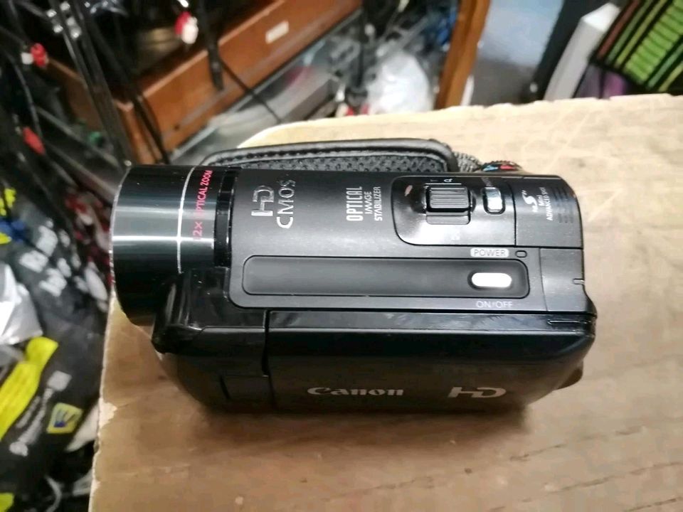 CANON VIXIA HF10A, Digital Videocamera mit Zubehör!!!