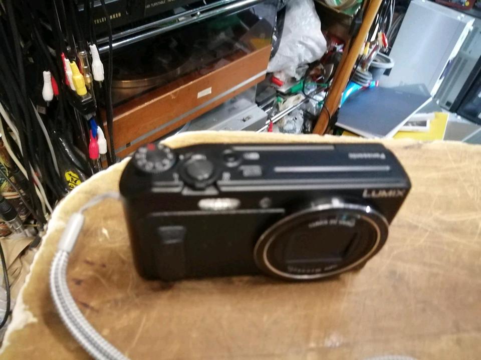 PANASONIC DMC-TZ58, Digital-Kamera mit Zubehör, OHNE Speicherkar!