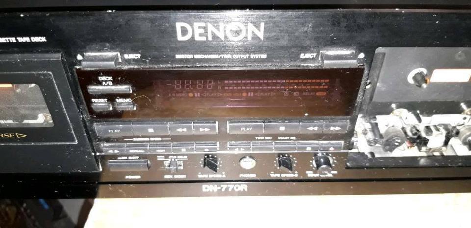 DENON DN-770R, Doppelcassetten-Deck, rechte Cassettenklappe fehlt