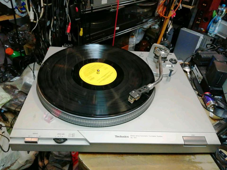TECHNICS SL-D2 Plattenspieler, mit NEUER Nadel!!