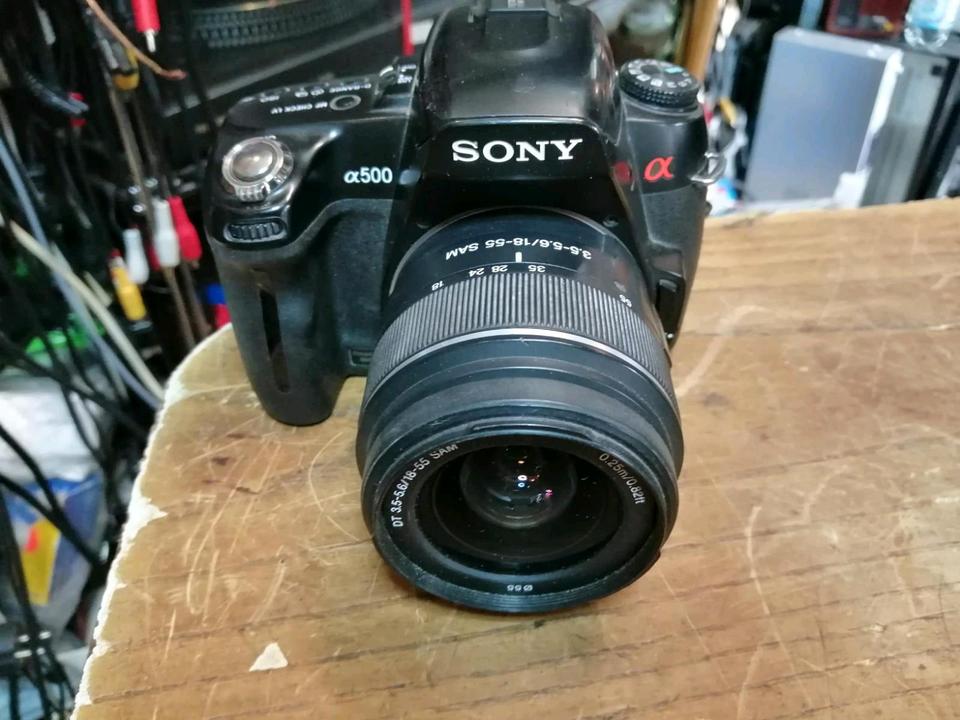 SONY ALPHA 500 Digitalkamera + SONY DT Objektiv + Zubehör!!