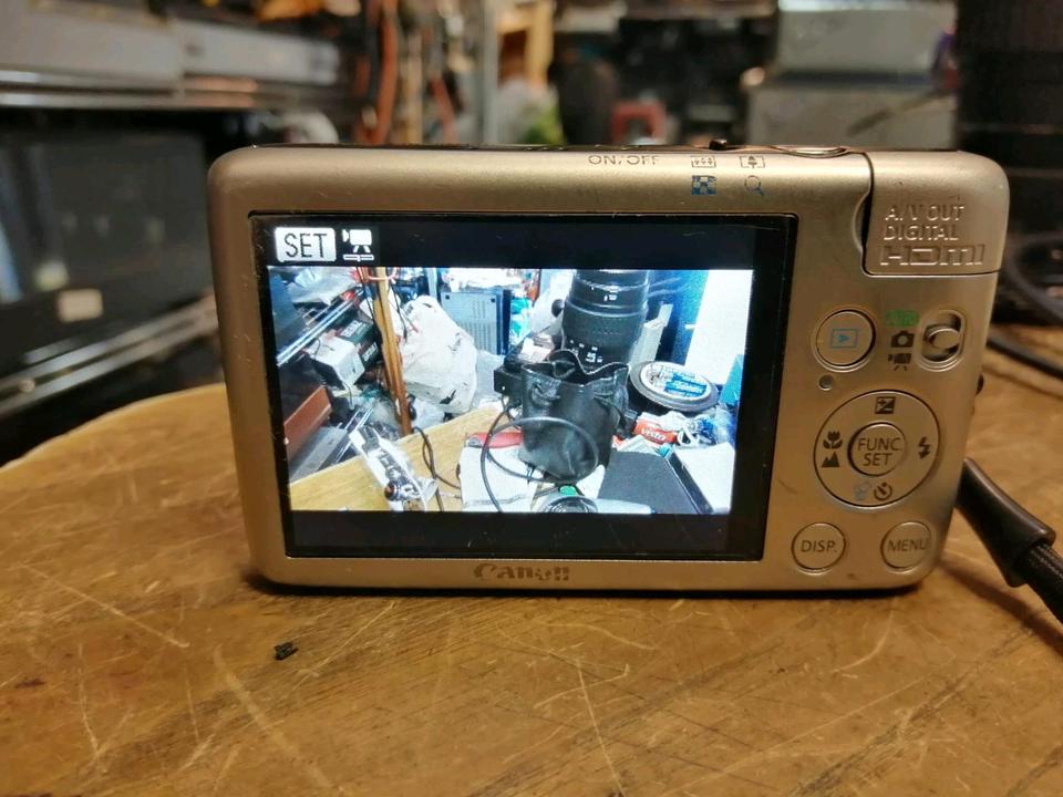 CANON IXUS 130, Digital-Kamera mit Zubehör!! guter Zustand!!!