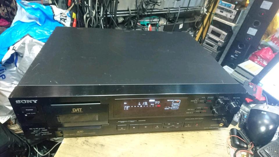 SONY DTC-670, Digital DAT-Recorder, etwas DEFEKT!!!