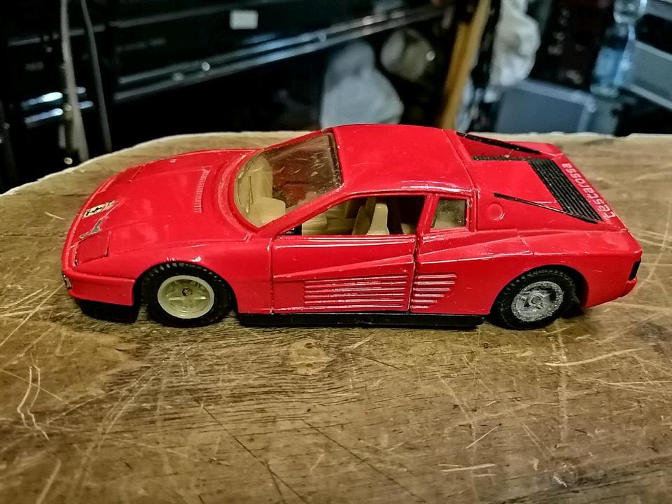4 FERRARI Metall-Modell Autos, Metall, guter Zustand!