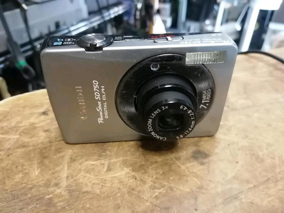 CANON PowerShot SD750 Digital Elphi, Digital-Kamera mit Zubehör!!