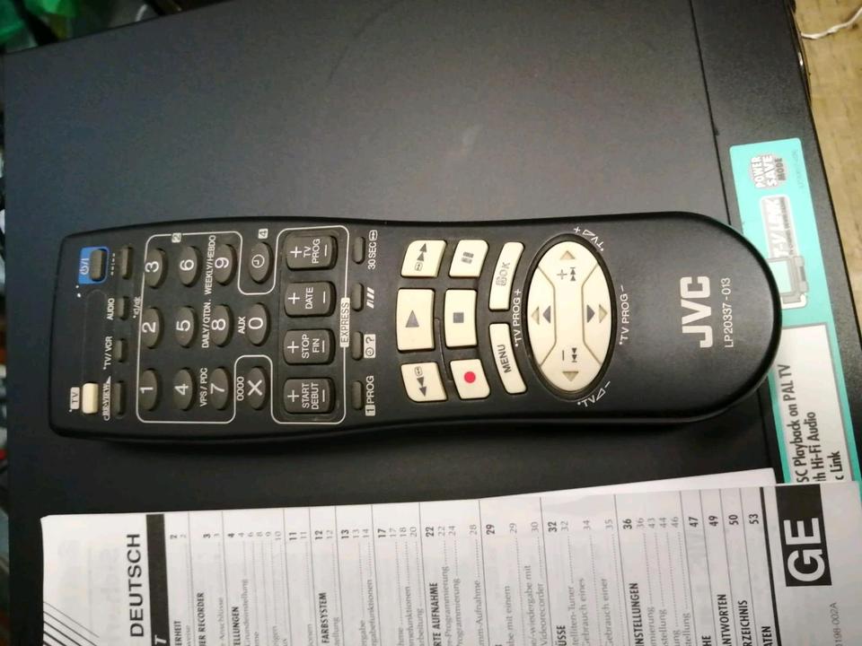 JVC HR-J668EU, Videocassettenrecorder, mit Zubehör!!