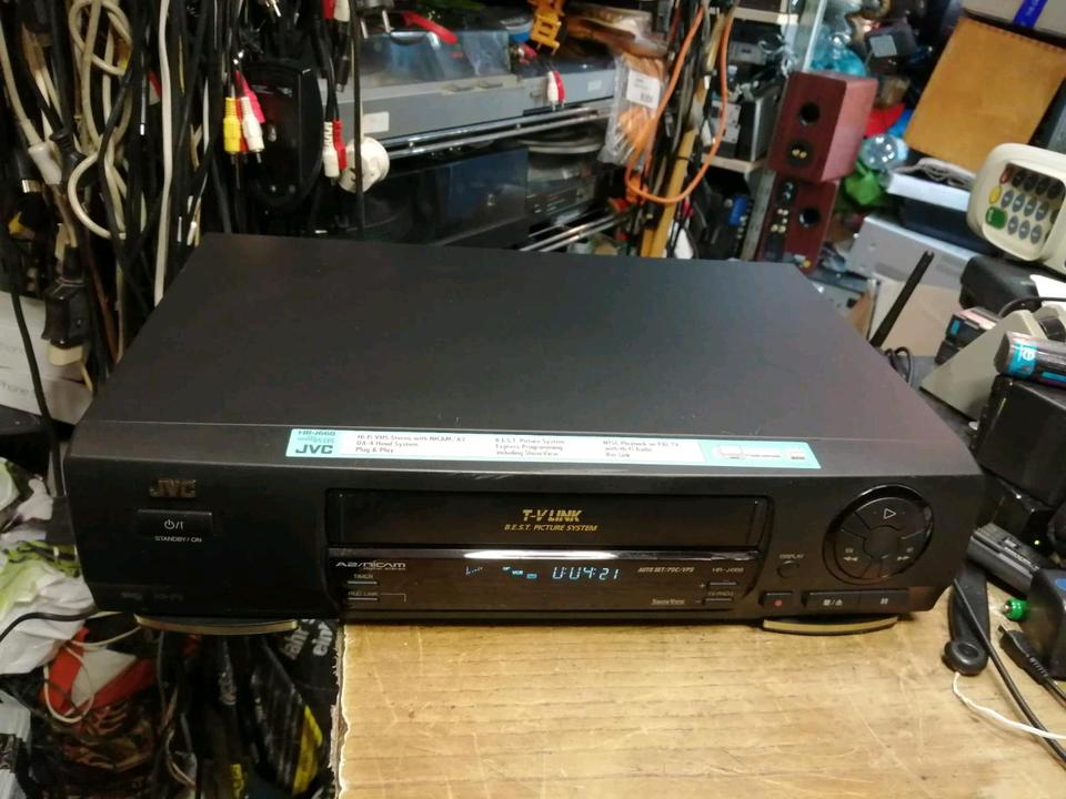 JVC HR-J668EU, Videocassettenrecorder, mit Zubehör!!