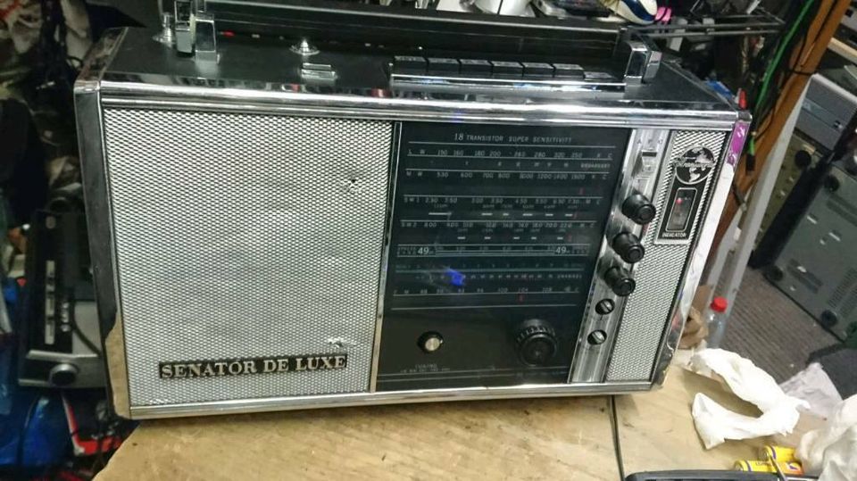 SANYO Senator de Luxe, Radio, funktioniert, hat einige Mängel