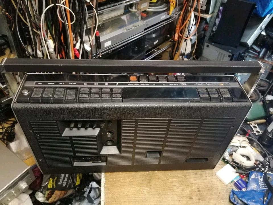 GRUNDIG C9000 AUTOMATIC, Radio-Cassetten-Recorder, etwas DEFEKT!!